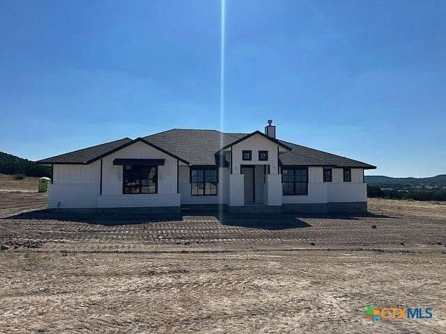 4 Acres of Residential Land with Home for Sale in Copperas Cove, Texas