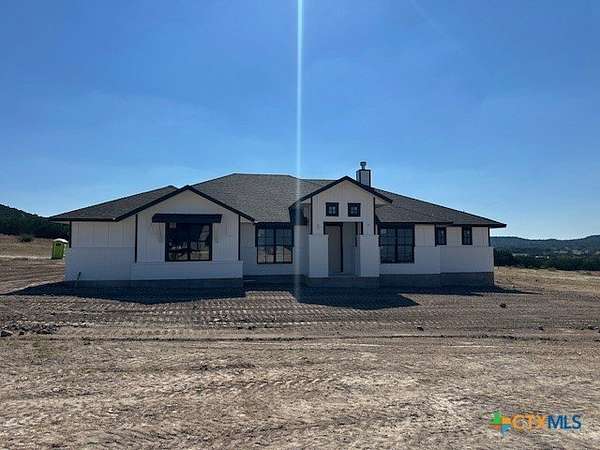 4 Acres of Residential Land with Home for Sale in Copperas Cove, Texas