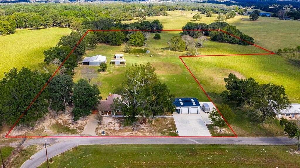 12.2 Acres of Land with Home for Sale in LaRue, Texas