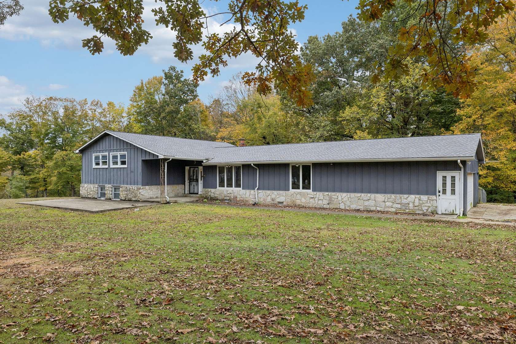 1.6 Acres of Land with Home for Sale in Clarksville, Tennessee