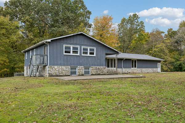 1.6 Acres of Residential Land with Home for Sale in Clarksville, Tennessee