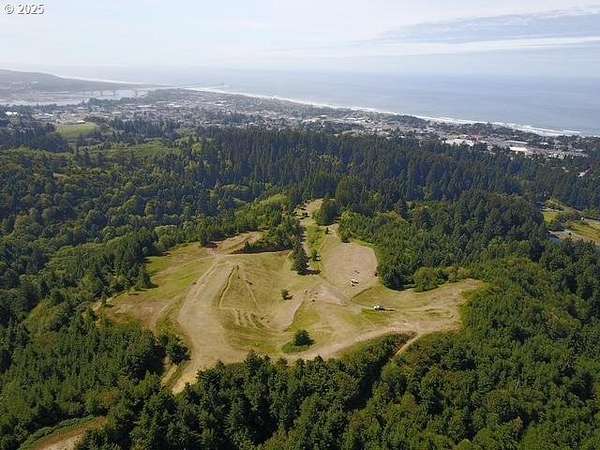 121 Acres of Land for Sale in Newport, Oregon