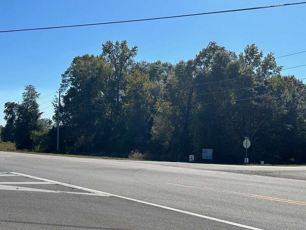 6 Acres of Mixed-Use Land for Sale in Fort Mitchell, Alabama