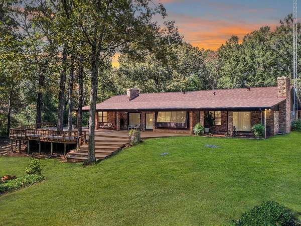 7.58 Acres of Land with Home for Sale in Jacksonville, Texas