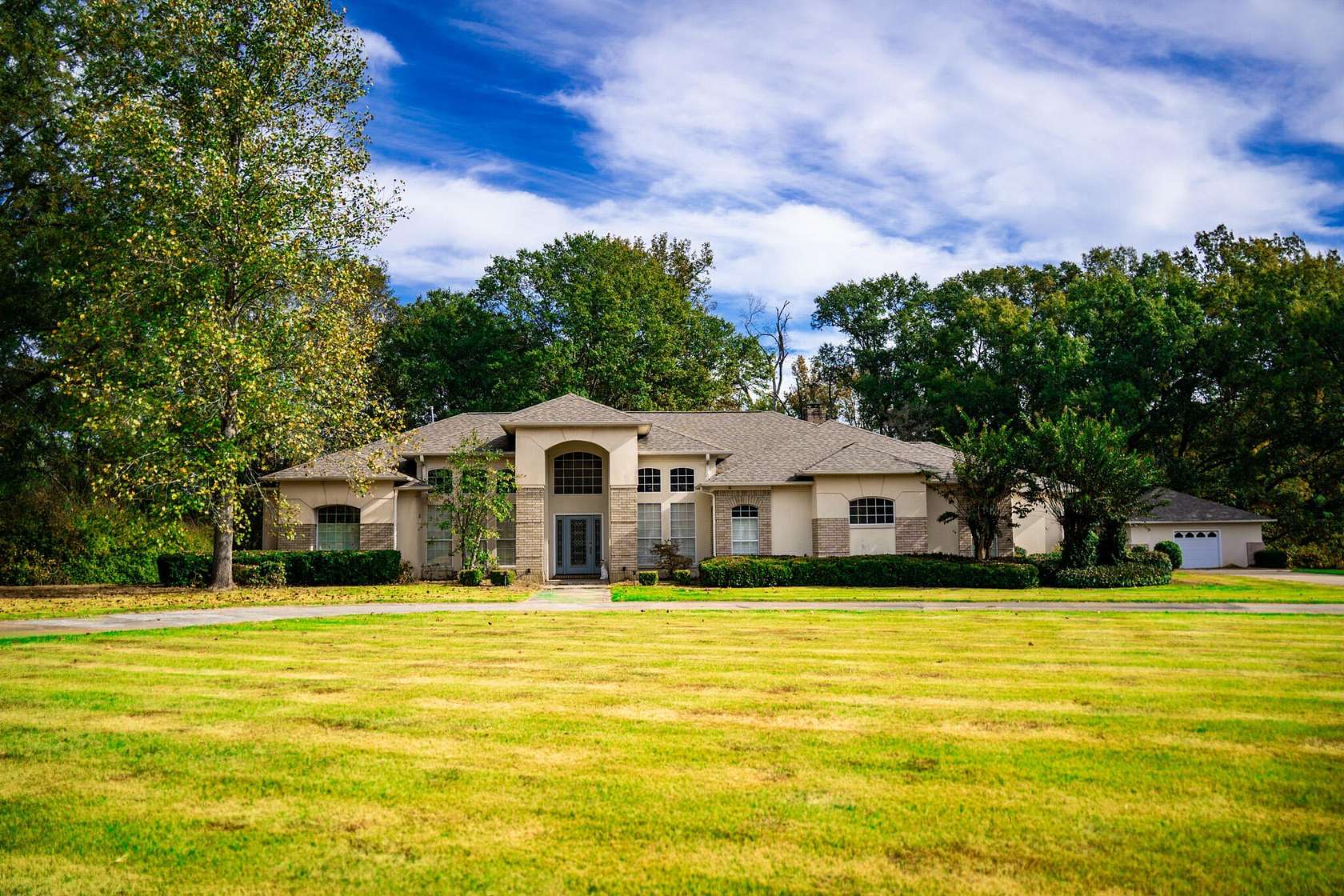 1.89 Acres of Residential Land with Home for Sale in Sherman, Mississippi