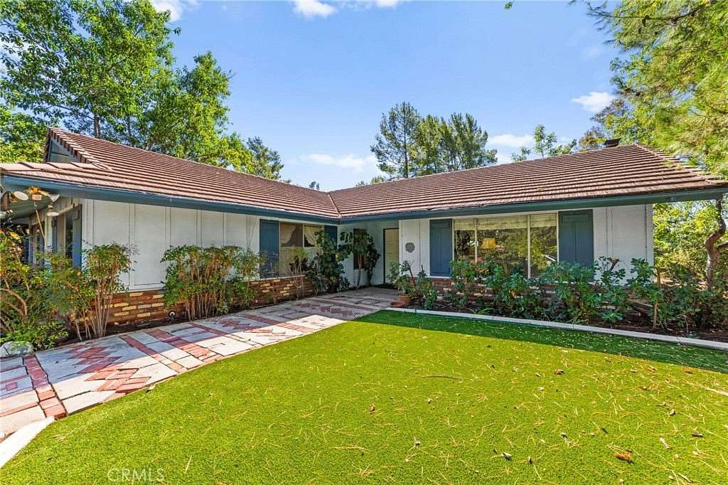 2.5 Acres of Residential Land with Home for Sale in Moreno Valley, California