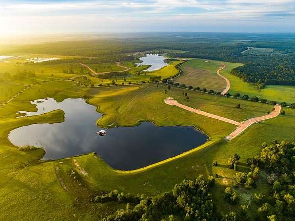 3 Acres of Residential Land for Sale in Hillister, Texas