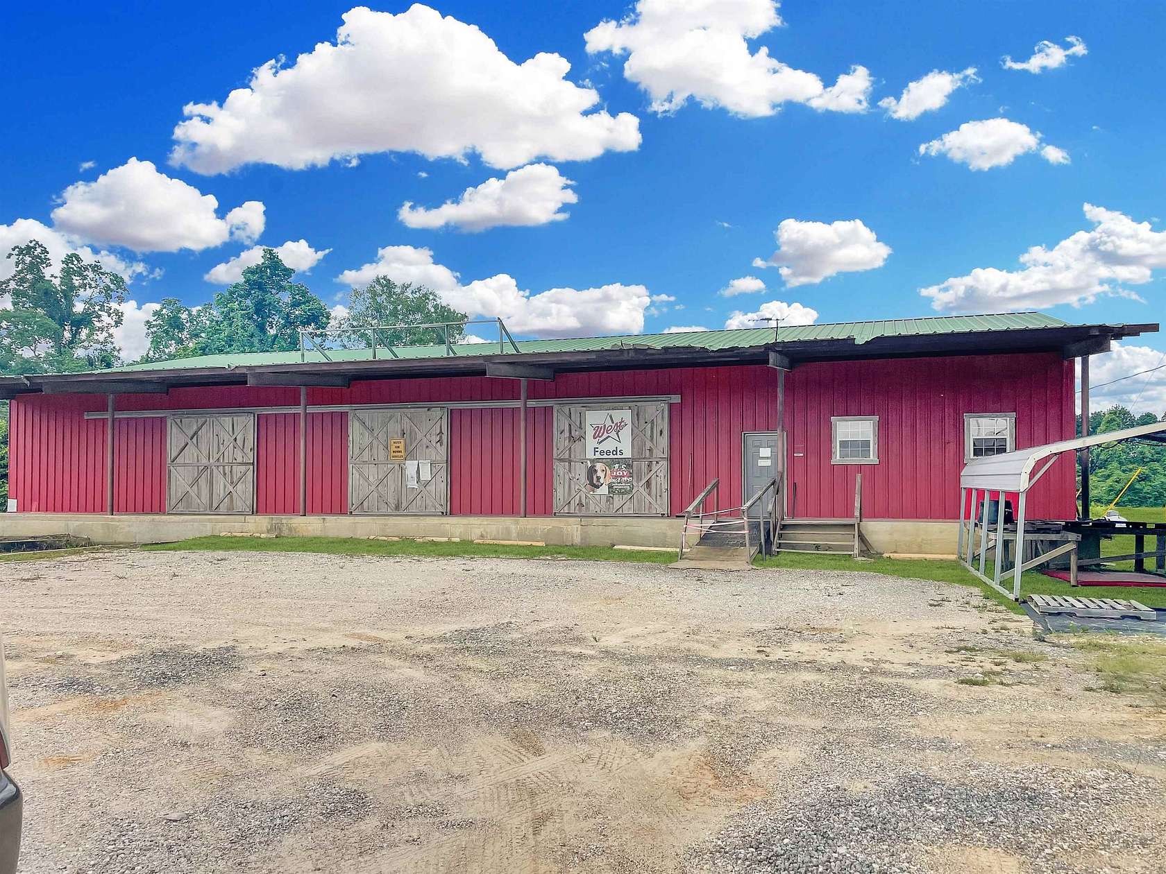 7 Acres of Improved Mixed-Use Land for Sale in Kirbyville, Texas