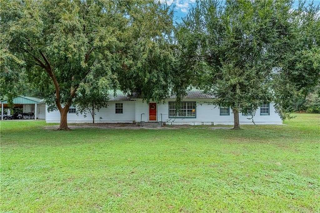 2.23 Acres of Residential Land with Home for Sale in Blackshear, Georgia