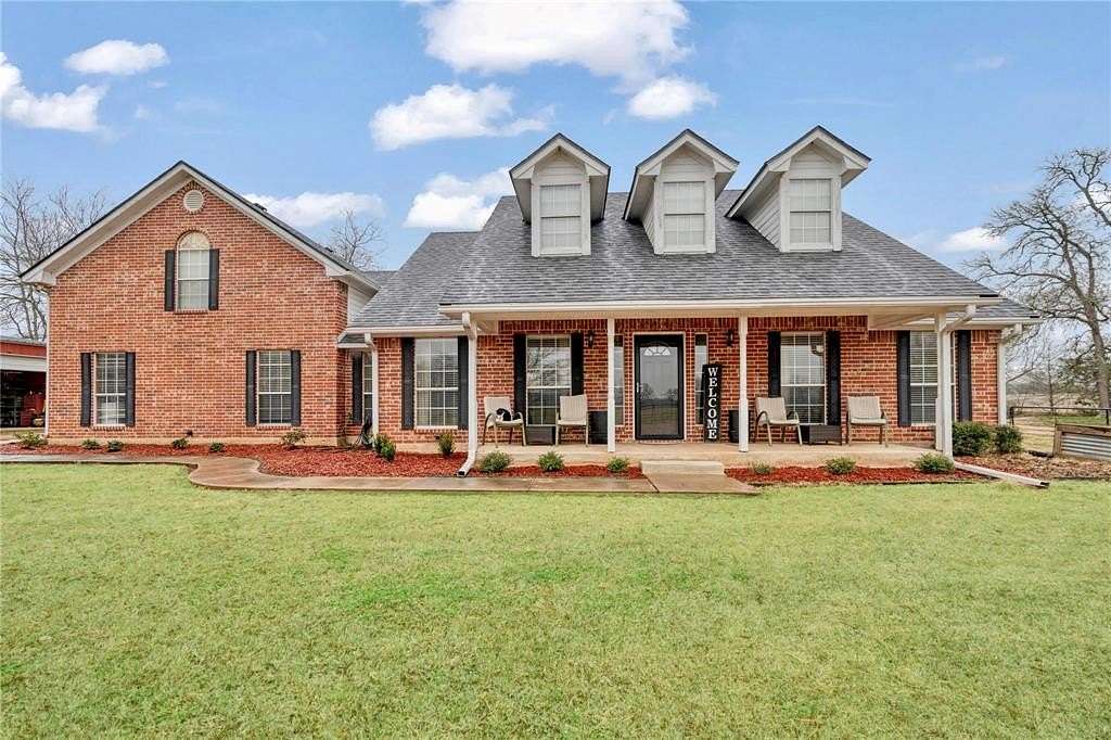 1.5 Acres of Residential Land with Home for Sale in Pattonville, Texas