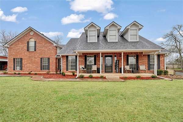 1.5 Acres of Residential Land with Home for Sale in Pattonville, Texas