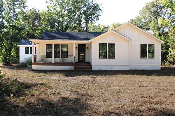 3.29 Acres of Residential Land with Home for Sale in Lindale, Texas