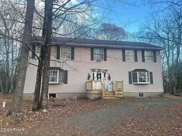 1.52 Acres of Residential Land with Home for Sale in Milford, Pennsylvania