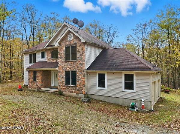 6.5 Acres of Residential Land with Home for Sale in Newfoundland, Pennsylvania