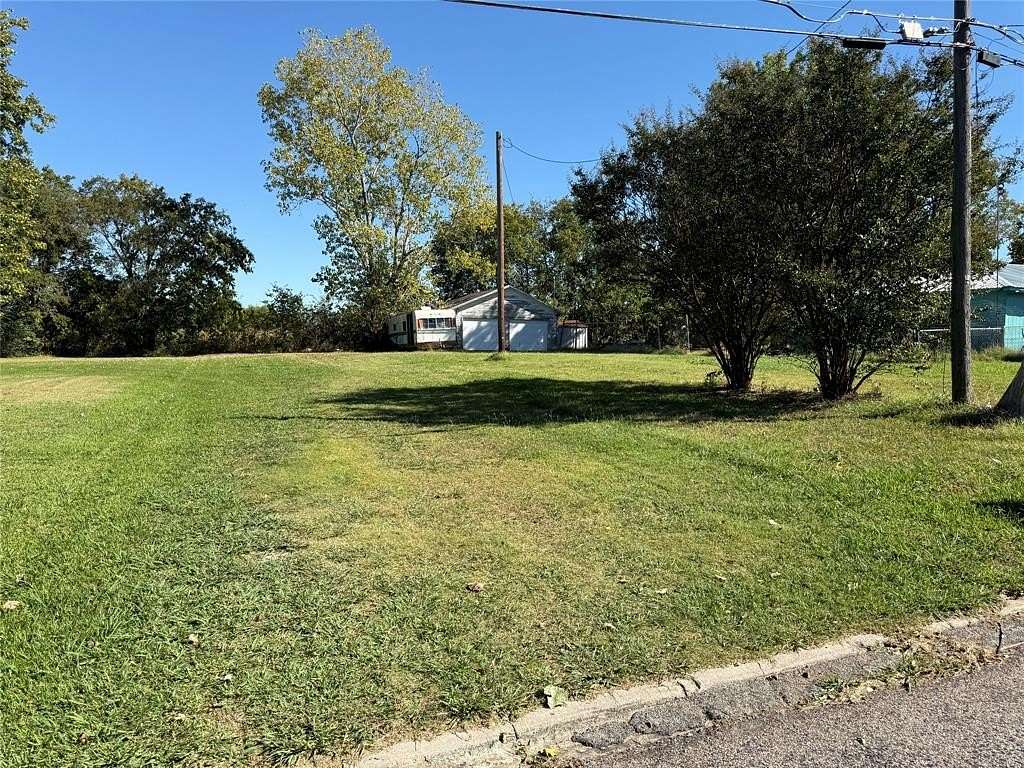0.17 Acres of Residential Land for Sale in Whitesboro, Texas