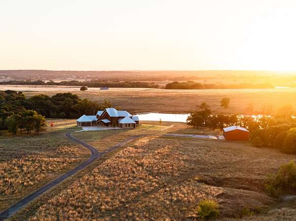 75 Acres of Land with Home for Sale in Duncan, Oklahoma