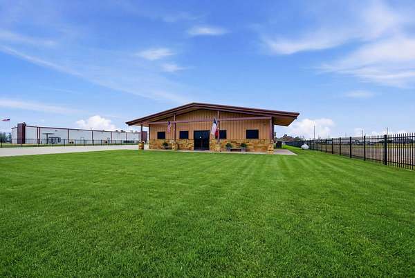 1.5 Acres of Mixed-Use Land for Sale in Greenville, Texas
