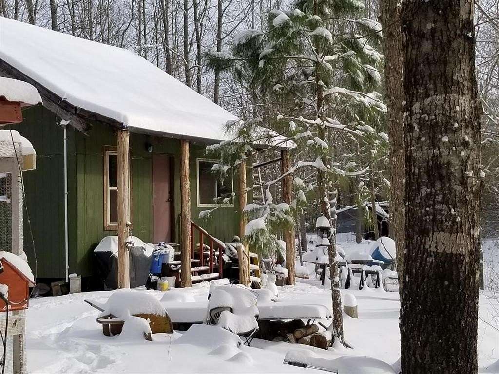 50 Acres of Improved Land for Sale in De Kalb, Texas