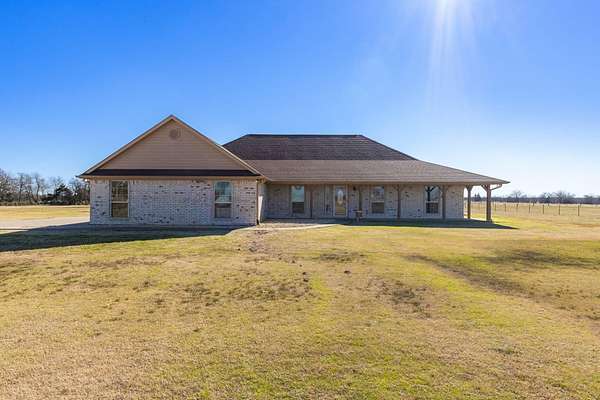 6.22 Acres of Land with Home for Sale in Dike, Texas