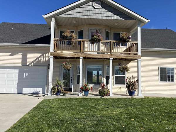 3.19 Acres of Residential Land with Home for Sale in Caldwell, Idaho