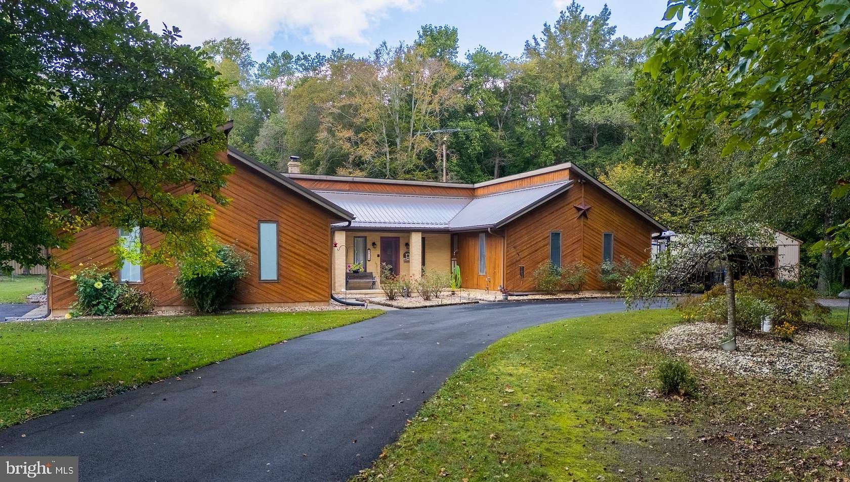 5 Acres of Residential Land with Home for Sale in Felton, Delaware