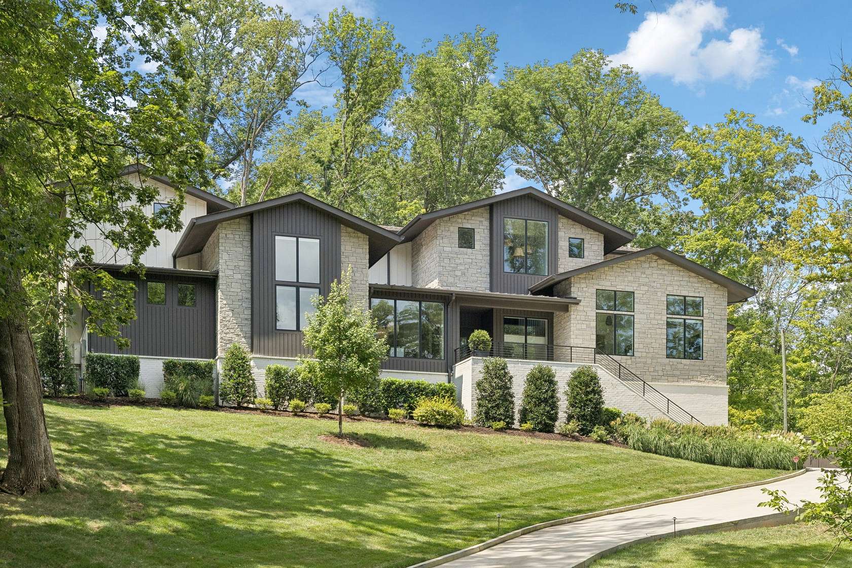 1.74 Acres of Residential Land with Home for Sale in Nashville, Tennessee