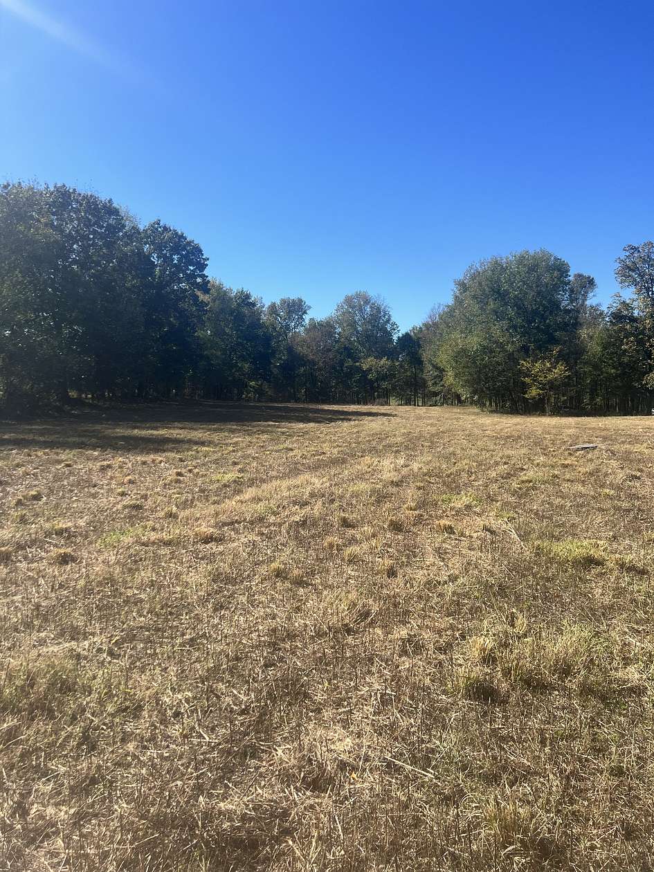 5.22 Acres of Agricultural Land for Sale in Westmoreland, Tennessee