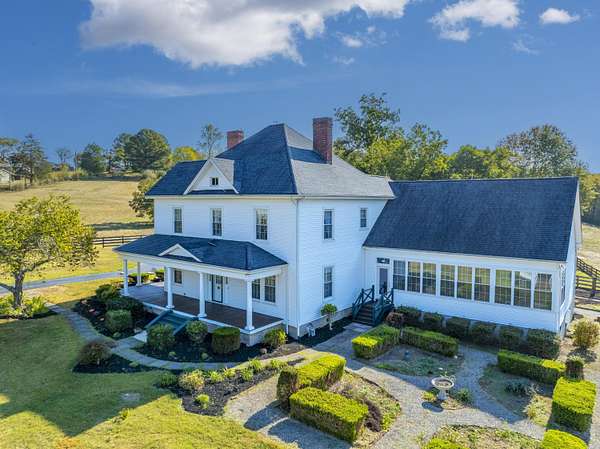 11 Acres of Land with Home for Sale in Dandridge, Tennessee