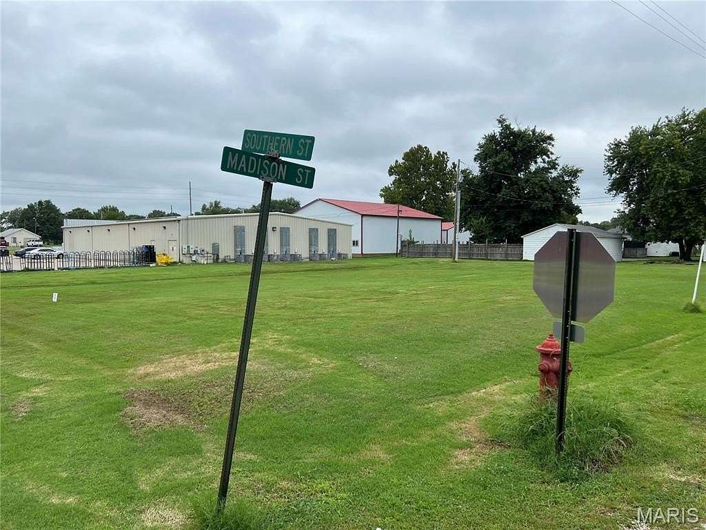 0.3 Acres of Residential Land for Sale in Gillespie, Illinois