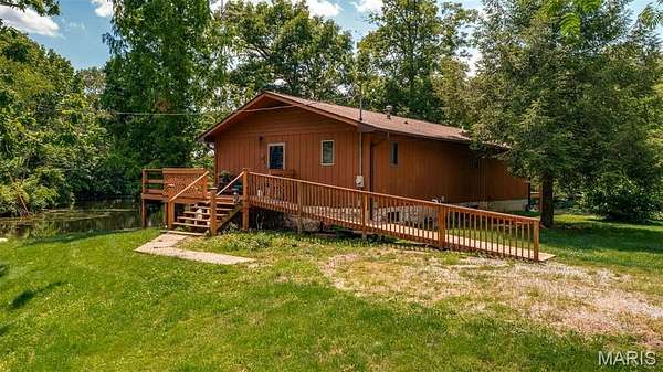 25 Acres of Recreational Land with Home for Sale in Mount Olive, Illinois