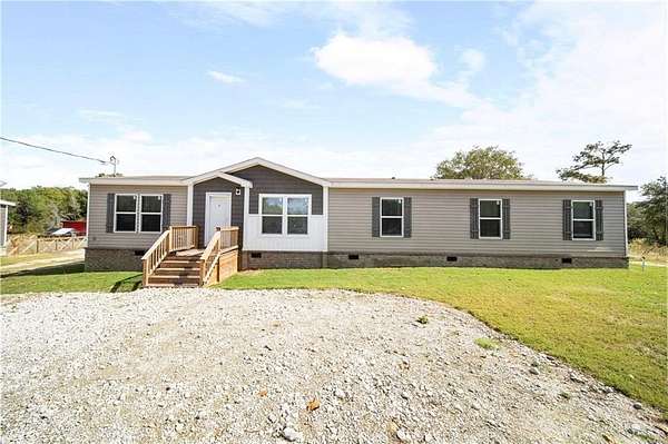 1.5 Acres of Residential Land with Home for Sale in Salem, Alabama