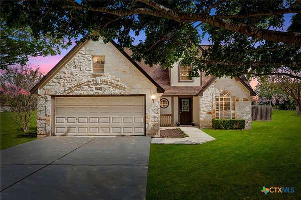 1.54 Acres of Residential Land with Home for Sale in Martindale, Texas