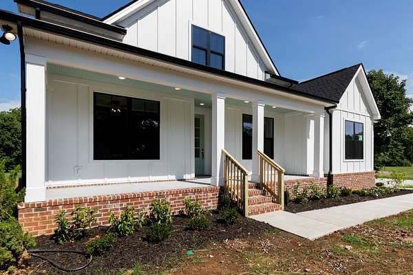 3.35 Acres of Residential Land with Home for Sale in Columbia, Tennessee