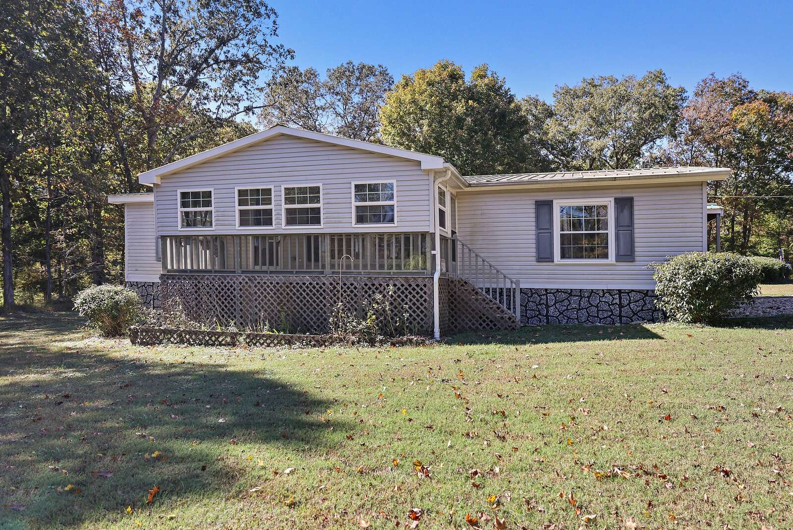 18.1 Acres of Land with Home for Sale in Lyles, Tennessee