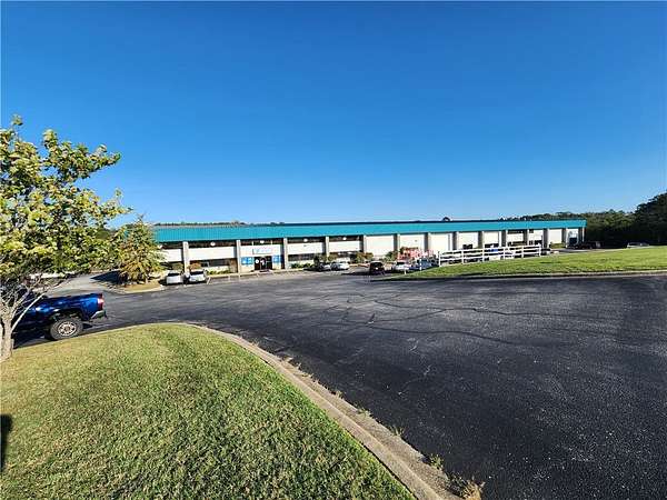 11 Acres of Improved Mixed-Use Land for Sale in Hollister, Missouri