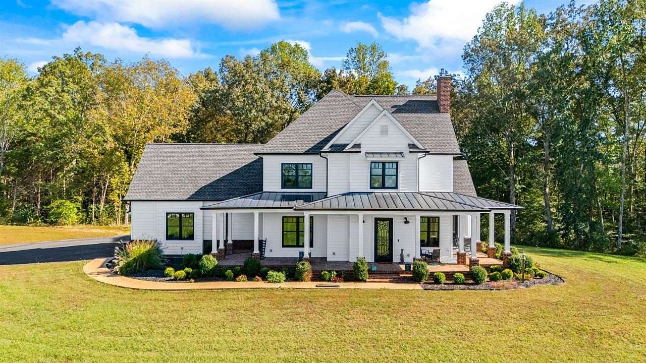 5 Acres of Residential Land with Home for Sale in Brownsville, Kentucky