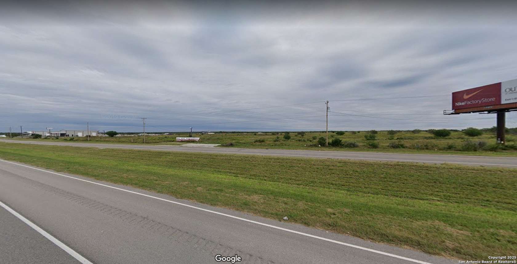 4 Acres of Commercial Land for Sale in Three Rivers, Texas