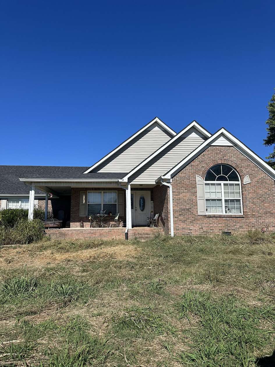 5 Acres of Residential Land with Home for Sale in Chapel Hill, Tennessee