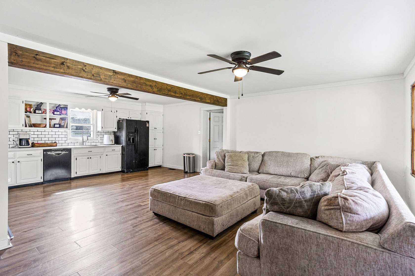 2 Acres of Residential Land with Home for Sale in Allons, Tennessee