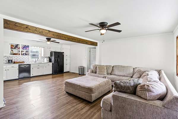 2 Acres of Residential Land with Home for Sale in Allons, Tennessee