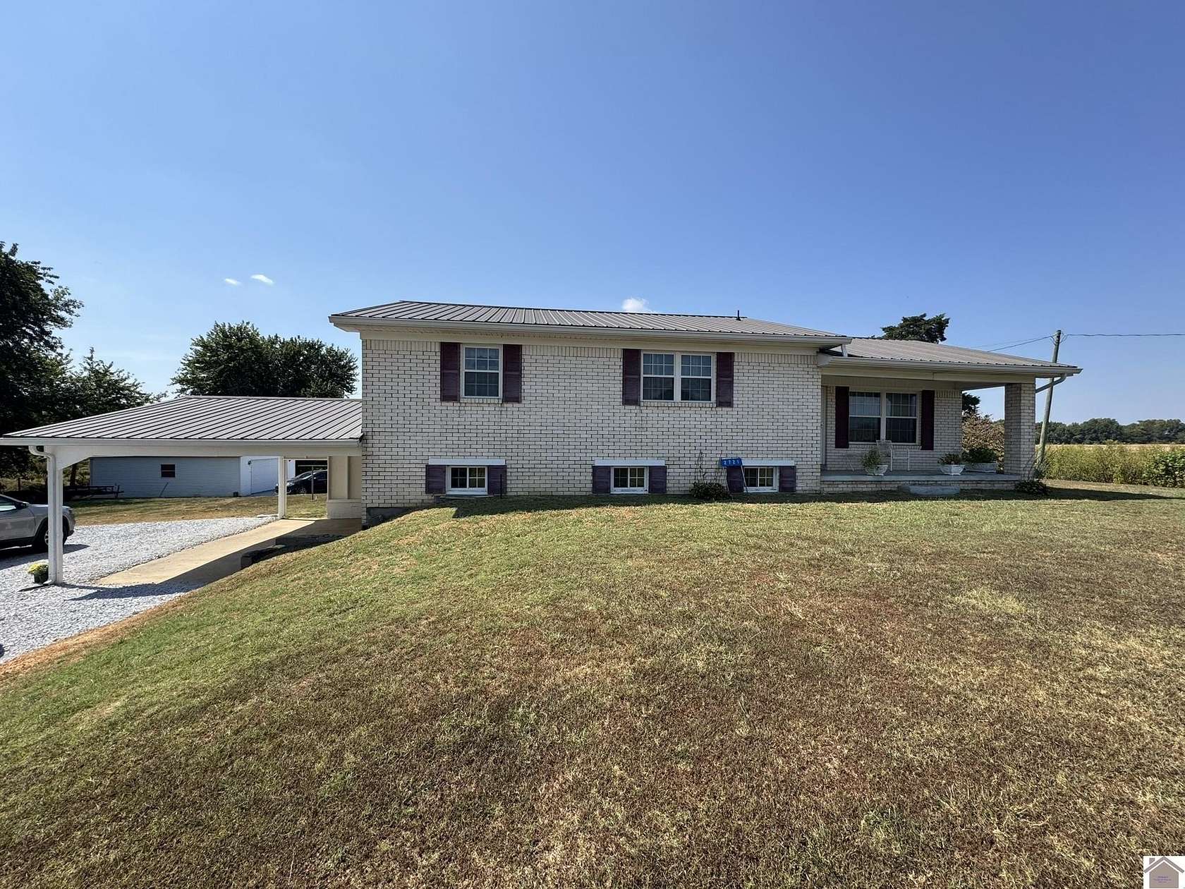 25 Acres of Land with Home for Sale in Fulton, Kentucky