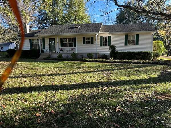 3.6 Acres of Land with Home for Sale in Paris, Tennessee