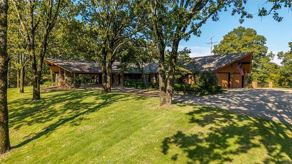 3.1 Acres of Land with Home for Sale in Hot Springs, Arkansas