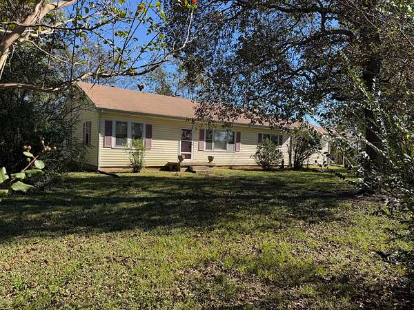 15.7 Acres of Land with Home for Sale in Bell Buckle, Tennessee