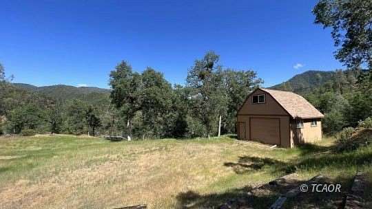 20.6 Acres of Land for Sale in Douglas City, California