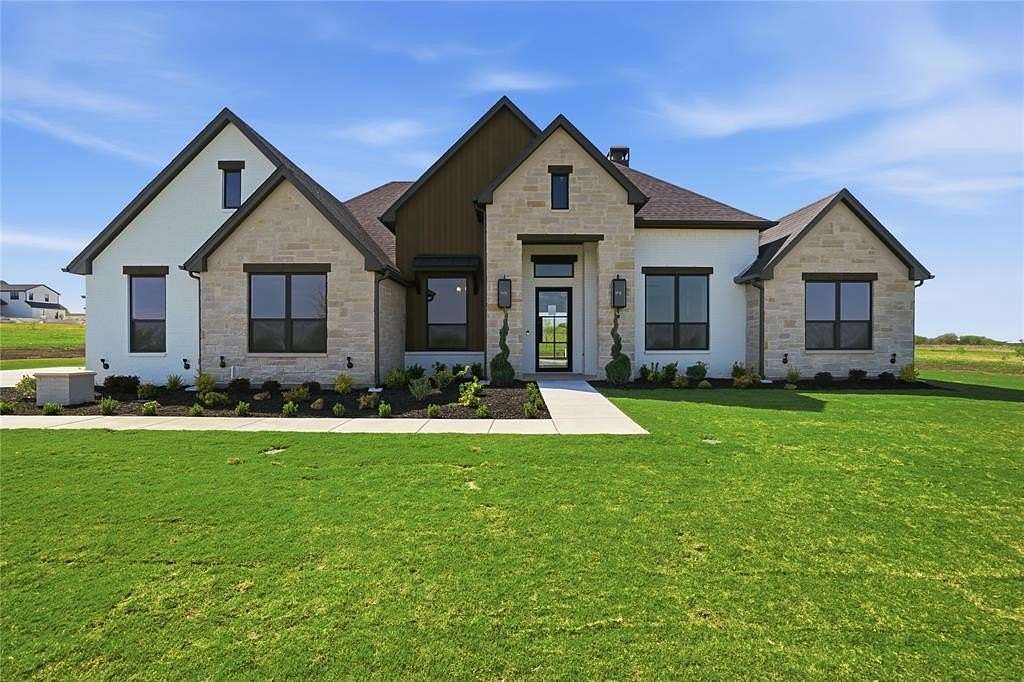 2 Acres of Land with Home for Sale in Aledo, Texas