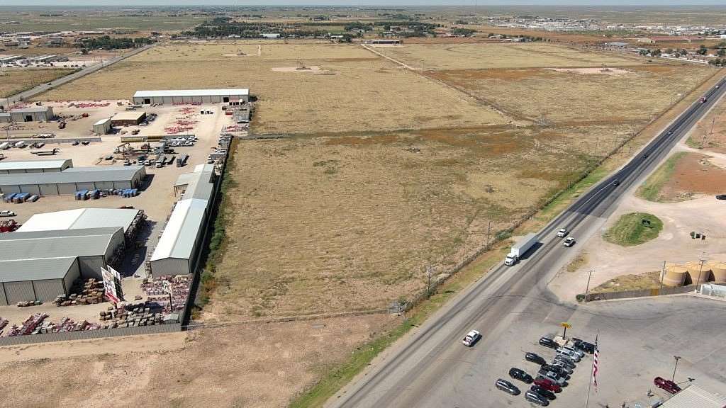 9 Acres of Commercial Land for Sale in Gardendale, Texas