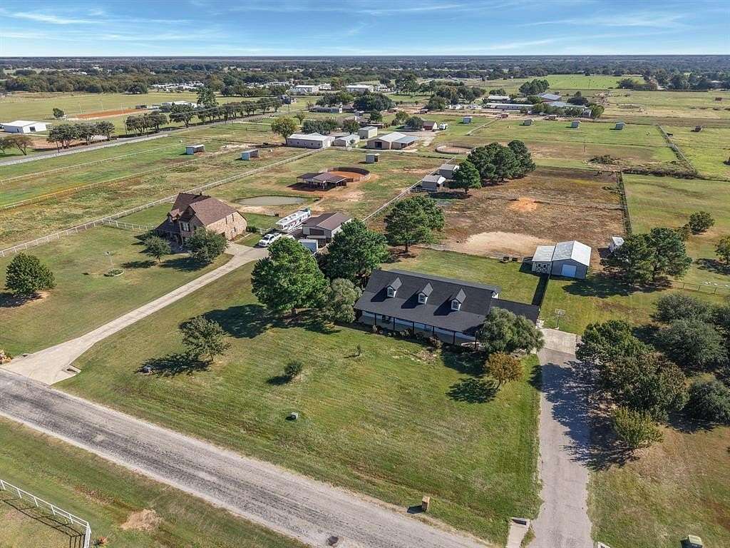 2.49 Acres of Residential Land with Home for Sale in Pilot Point, Texas