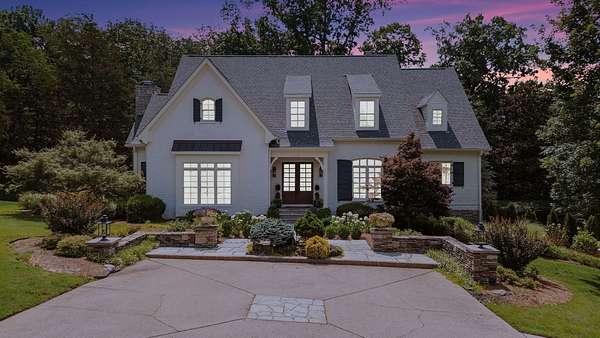 2.22 Acres of Residential Land with Home for Sale in Brentwood, Tennessee