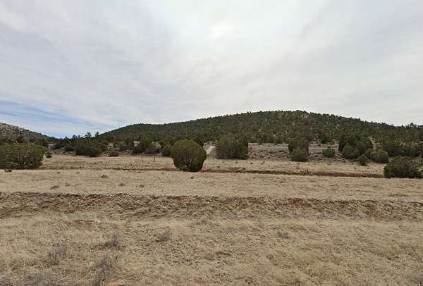 1.37 Acres of Residential Land for Sale in Seligman, Arizona